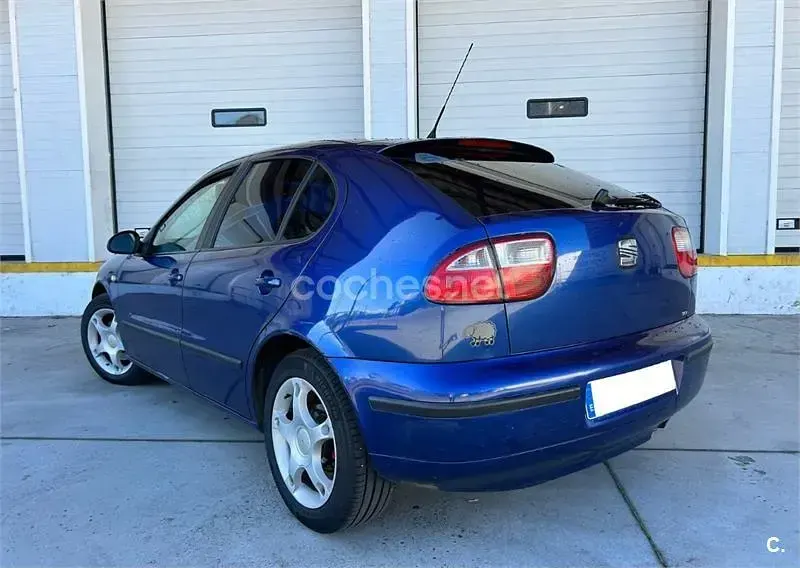 Usado Seat Leon Stella 68 CV (50 kW) 2004 Azul Utilitario