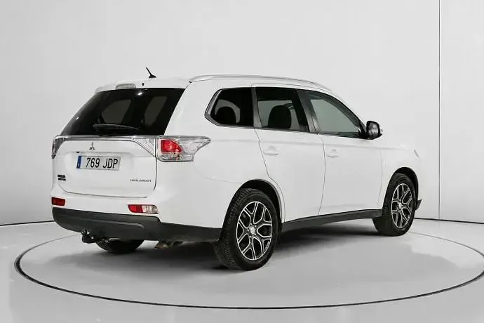 Usado Mitsubishi Outlander Motion 150 CV (110 kW) 2015 SUV