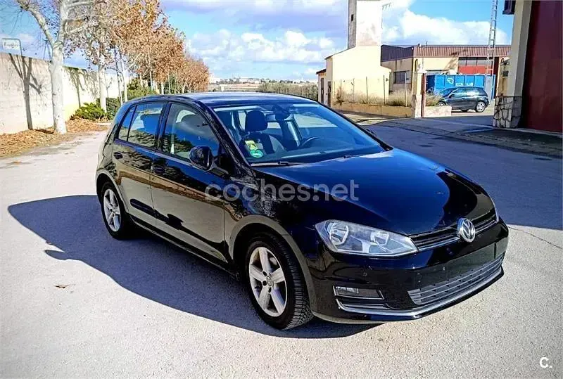 Käytetty VW Golf VII Sportline 122 HP (89 kW) 2014 Musta Sedan