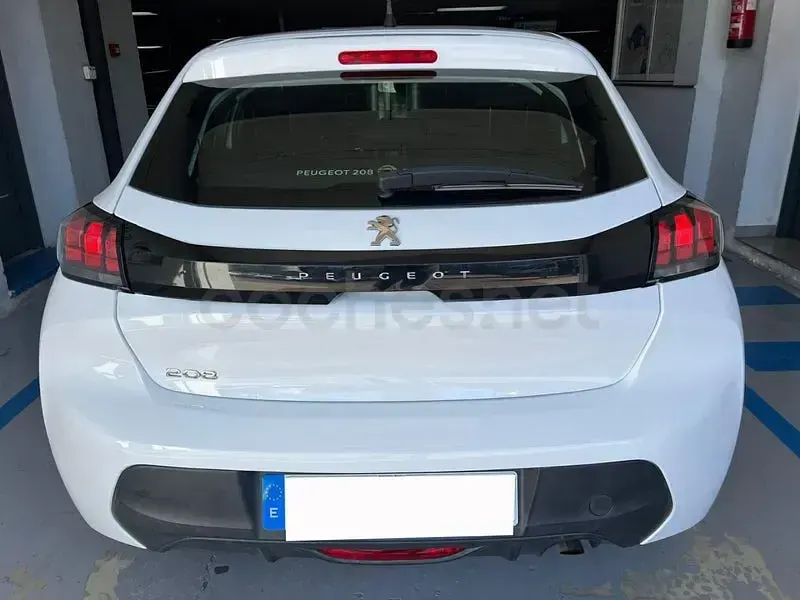 Usado Peugeot 208 Active 75 CV (55 kW) 2021 Blanco Utilitario