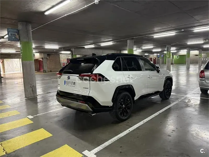 Usado Toyota RAV4 Hybrid Style 218 CV (160 kW) 2021 Blanco SUV
