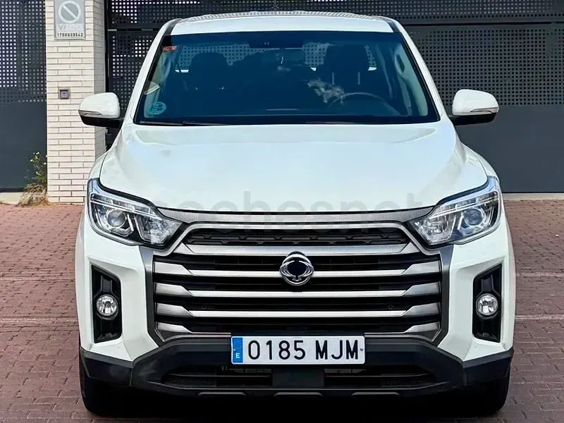 Usado SsangYong Musso 202 CV (148 kW) 2023 Blanco Pickup/Camioneta
