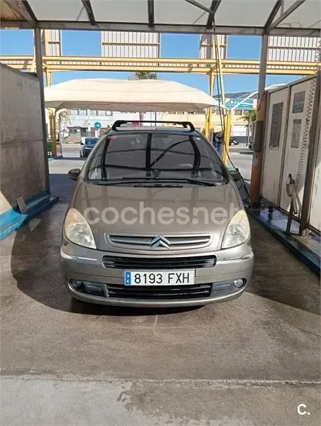 Usado Citroën Xsara Picasso Exclusive 92 CV (67 kW) 2007 Beige Monovolumen