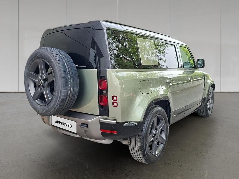 Usado Land Rover Defender SE Dynamic 249 HP (183 kW) 2025 Verde SUV