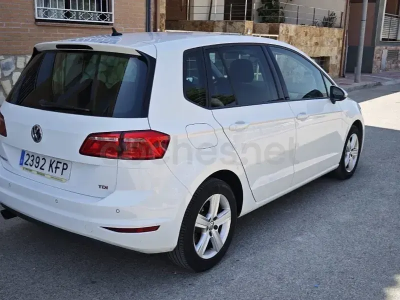 Usado VW Golf Sportsvan Advance 115 CV (84 kW) 2018 Blanco Monovolumen