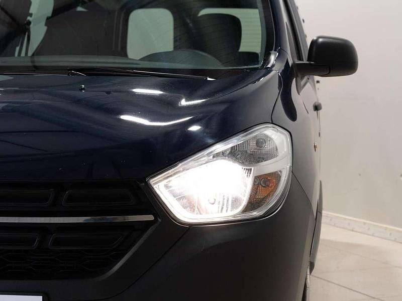 Usado Dacia Dokker Base 102 CV (75 kW) 2017 Azul Monovolumen