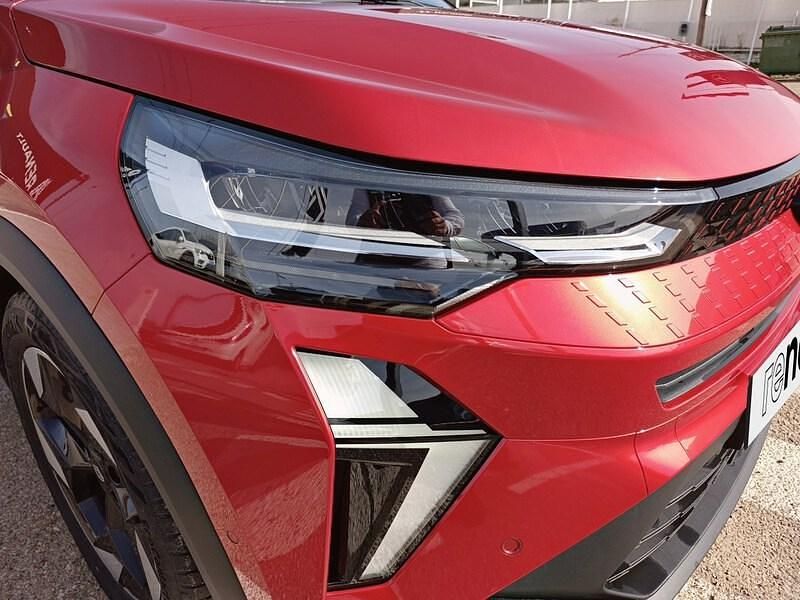 Usado Renault Captur Techno 90 CV (66 kW) 2025 Rojo SUV