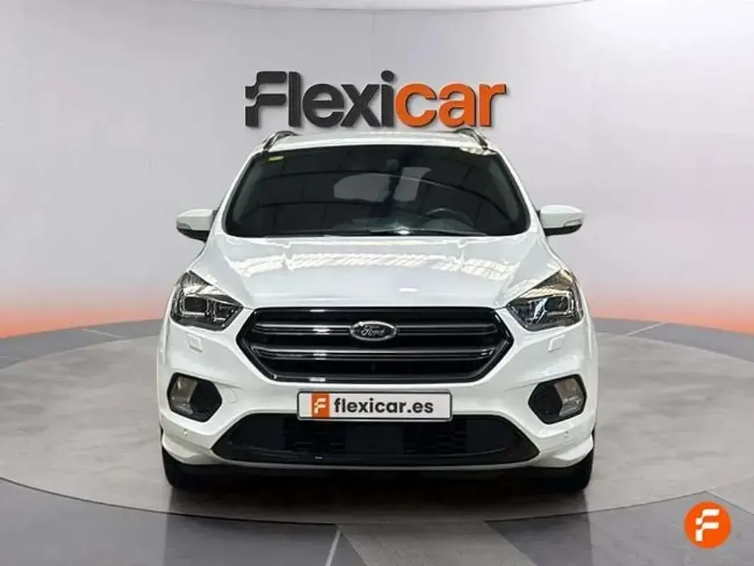 Usado Ford Kuga ST-Line 177 CV (130 kW) 2018 Blanco SUV