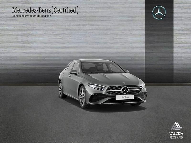 Usado Mercedes A250 AMG line 218 CV (160 kW) 2024 Gris montaña Berlina
