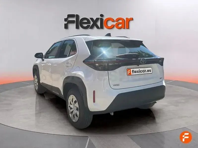 Nuevo Toyota Yaris Cross Active 130 CV (95 kW) 2026 Blanco SUV