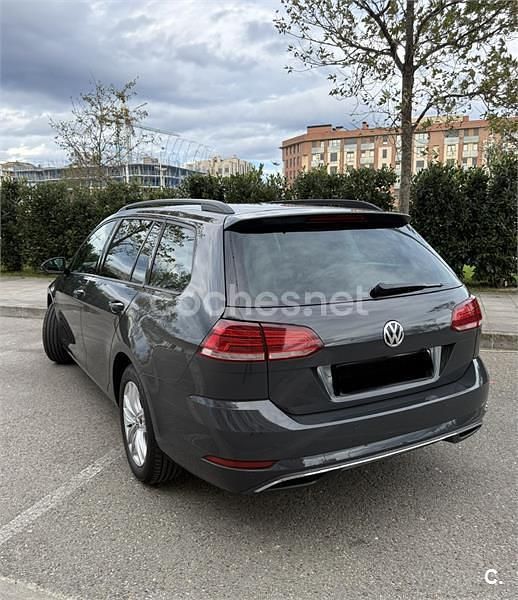 Usado VW Golf VII Advance 115 CV (84 kW) 2019 Gris / plata Familiar