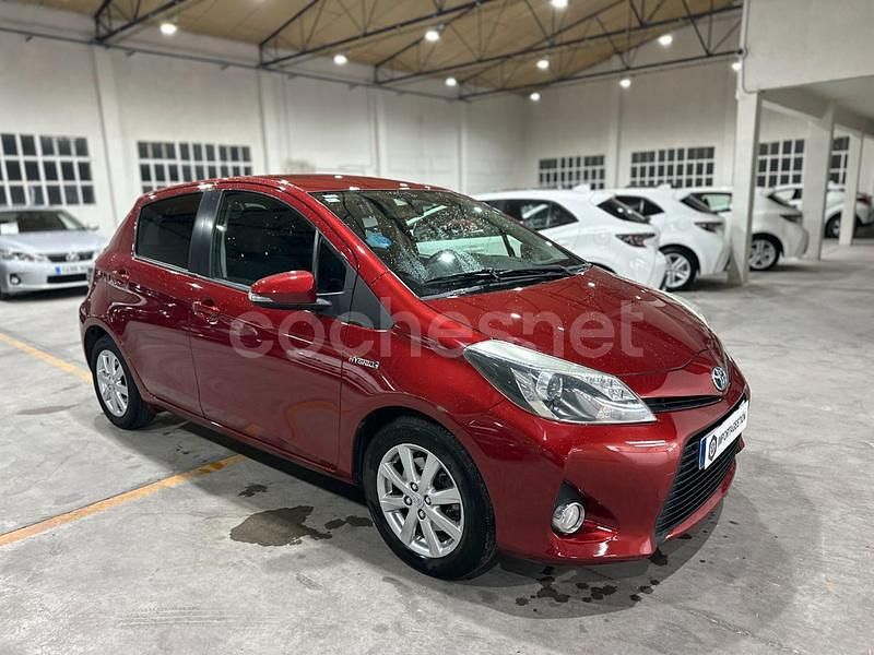 Marrón Usado 2014 Toyota Yaris Hybrid Active Berlina | 11.490 € (Un poco caro) - Imagen 1/4