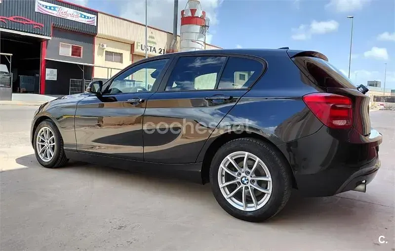 Usado BMW 118 143 CV (105 kW) 2014 Negro Utilitario