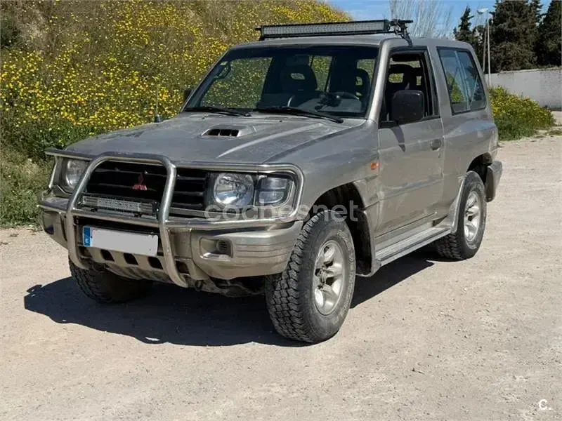 Usado Mitsubishi Montero 125 CV (91 kW) 1999 Gris / plata SUV