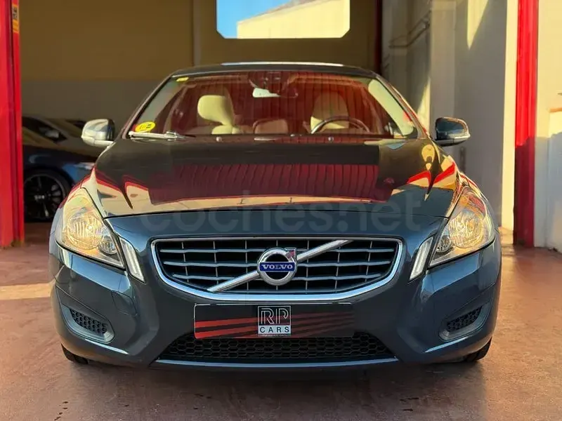 Usado Volvo S60 Momentum 215 CV (158 kW) 2012 Blanco Berlina