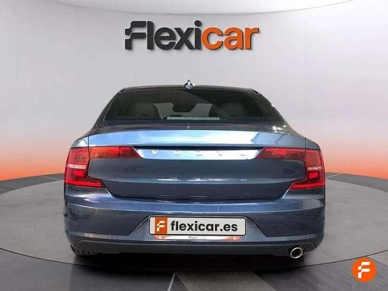 Usado Volvo S90 Momentum 150 CV (110 kW) 2019 Azul Berlina