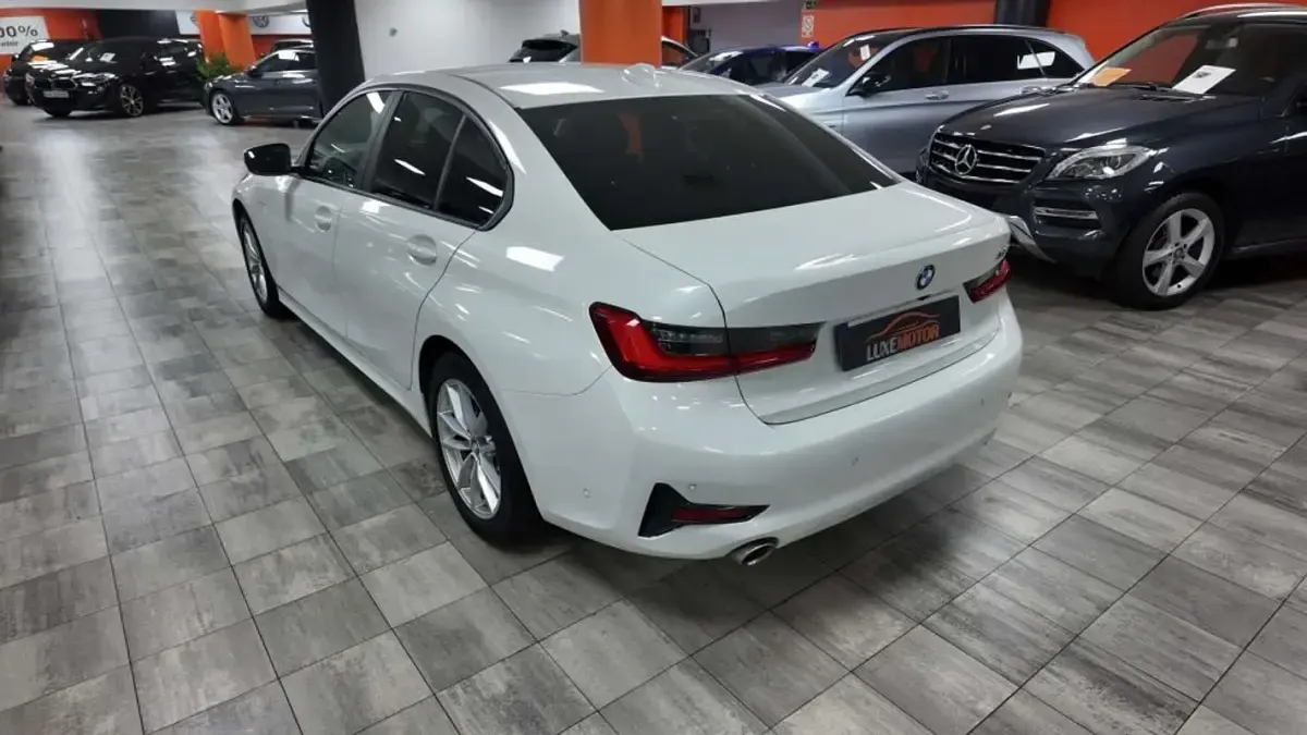 Usado BMW 330e Luxury Line 292 CV (214 kW) 2020 Blanco Berlina