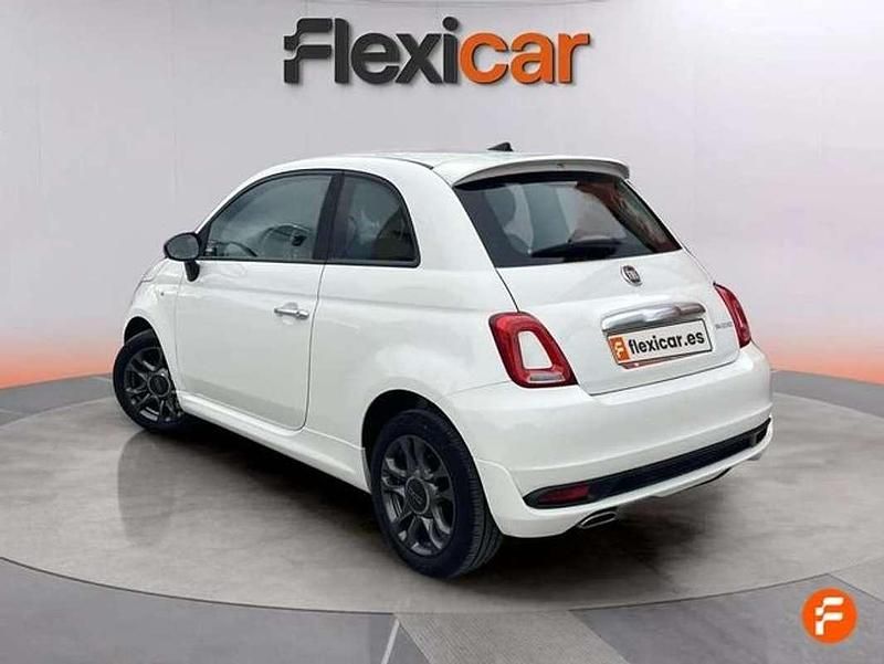 Usado Fiat 500 Club 71 CV (52 kW) 2022 Blanco Berlina