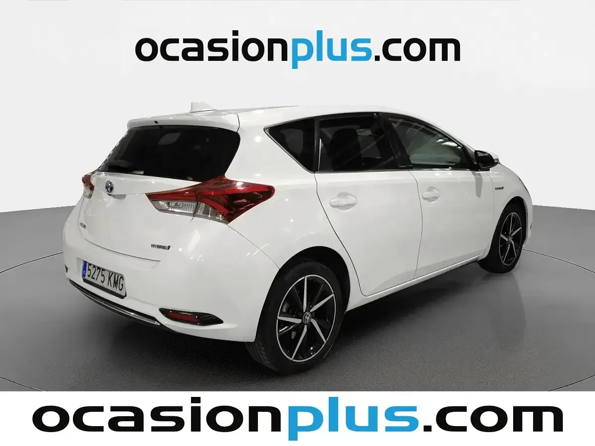 Używany Toyota Auris Hybrid Edition 136 KM (100 kW) 2018 Biały