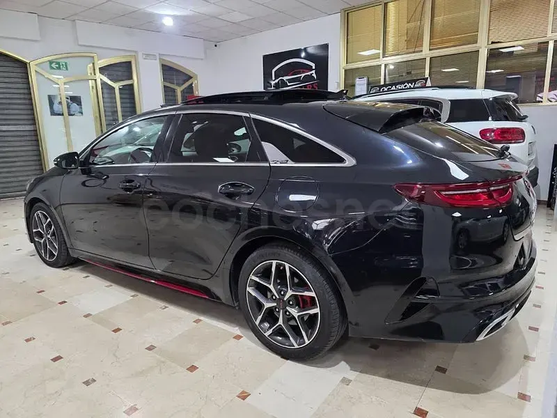 Usado Kia ProCeed GT-Line 136 CV (100 kW) 2019 Negro Familiar