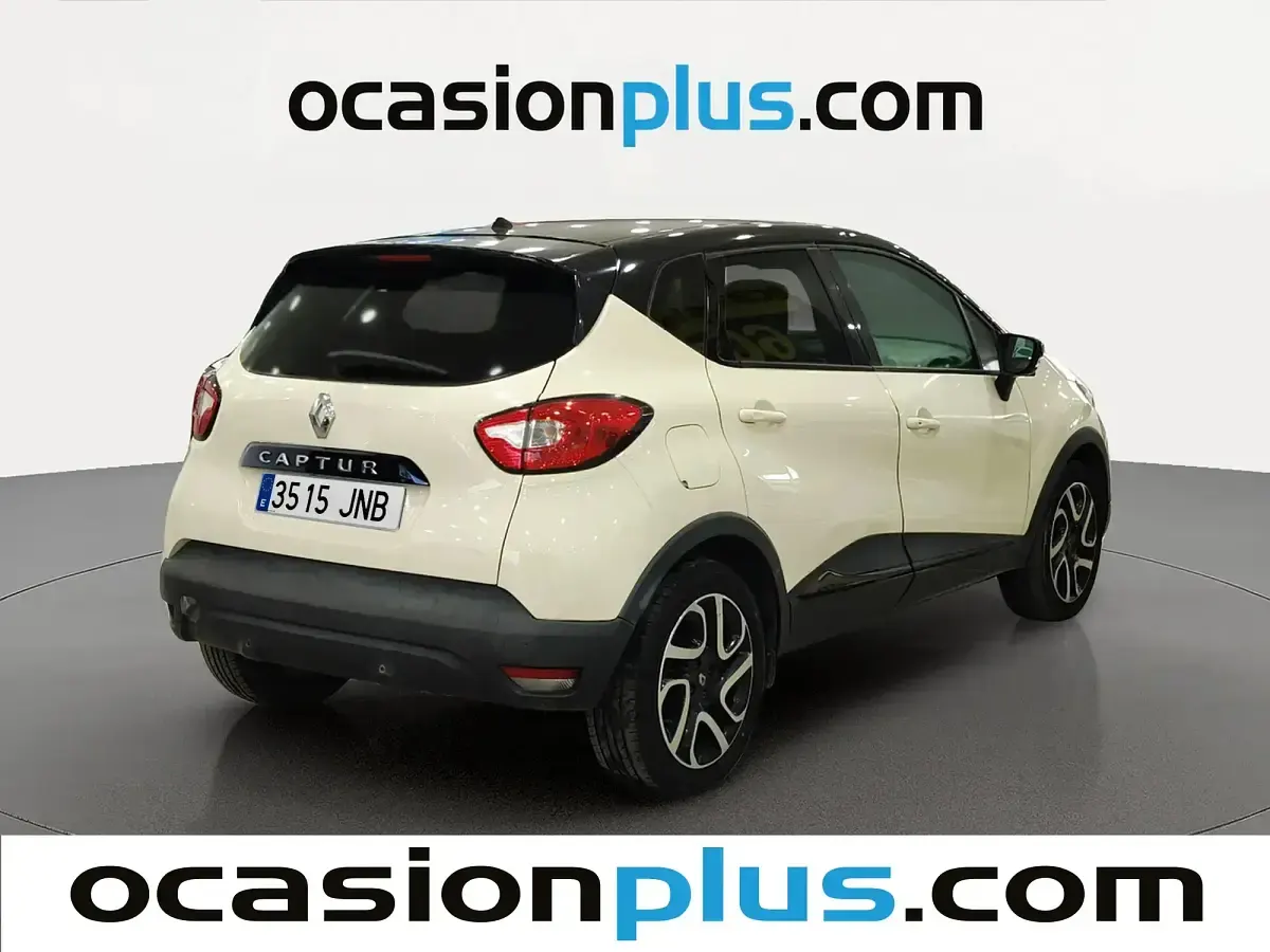 Usado Renault Captur Zen 90 CV (66 kW) 2016 Beige SUV