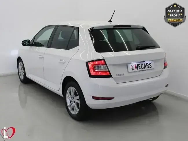 Usado Skoda Fabia Ambition 95 HP (69 kW) 2021 Branco Sedan