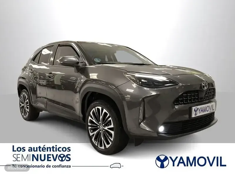 Usado Toyota Yaris Cross Style 116 CV (85 kW) 2022 Gris SUV