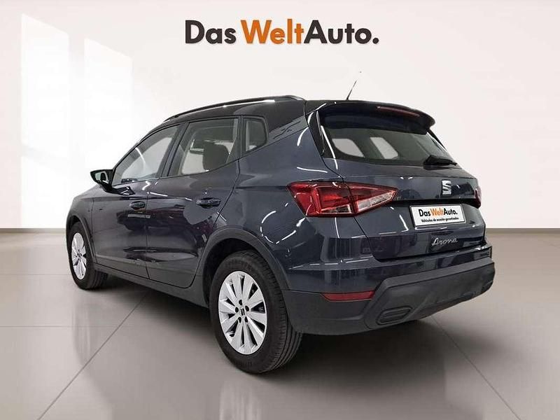 Usado Seat Arona Style 110 CV (80 kW) 2023 Gris SUV