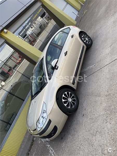 Usado Citroën C4 110 CV (80 kW) 2007 Beige Berlina