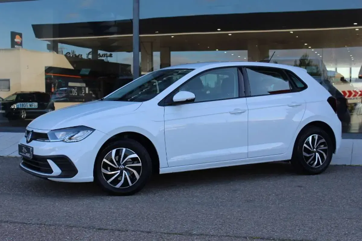 Usado VW Polo Life 95 CV (69 kW) 2022 Blanco Utilitario