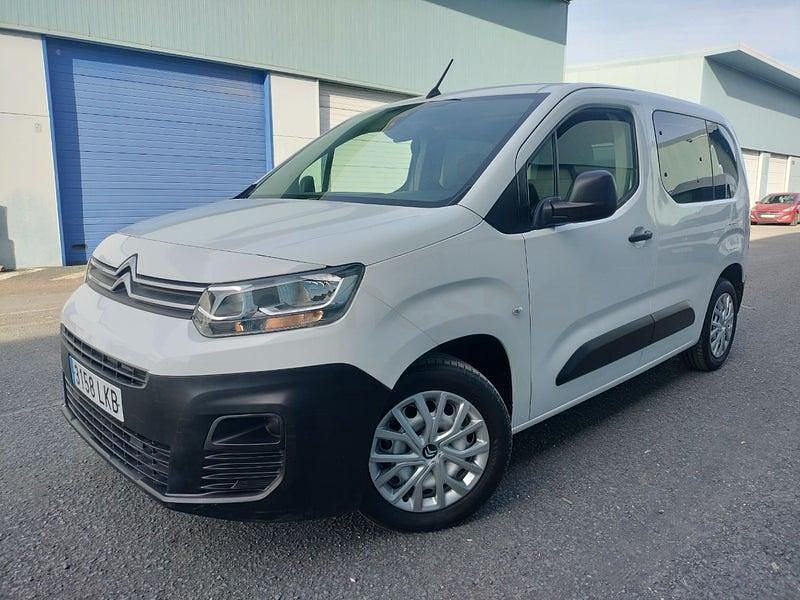Usado Citroën Berlingo Feel 102 CV (75 kW) 2020 Blanco Monovolumen