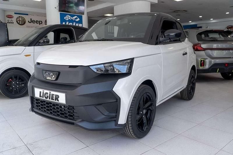 Nuevo Ligier JS50 2025 Negro Utilitario