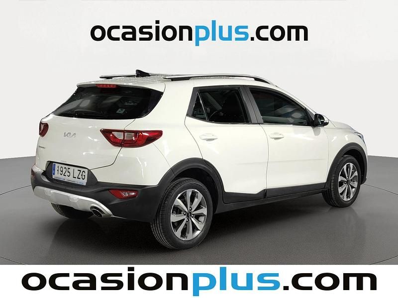 Usado Kia Stonic 84 CV (61 kW) 2022 Blanco SUV