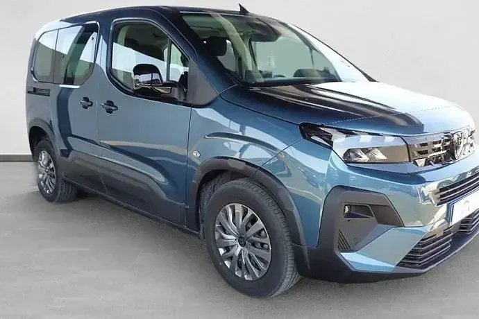 Usado Peugeot Rifter Allure 100 CV (73 kW) 2025 Monovolumen
