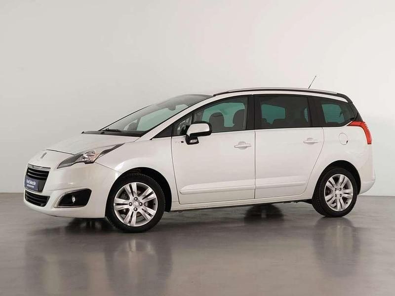 Usado Peugeot 5008 Style 120 CV (88 kW) 2016 Blanco Monovolumen