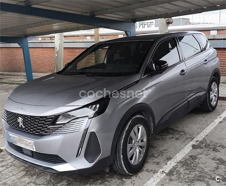 Usado Peugeot 5008 Active 136 CV (100 kW) 2024 Gris / plata SUV