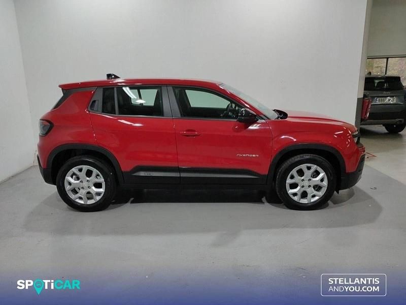 Usado Jeep Avenger Altitude 100 CV (73 kW) 2024 Rojo SUV