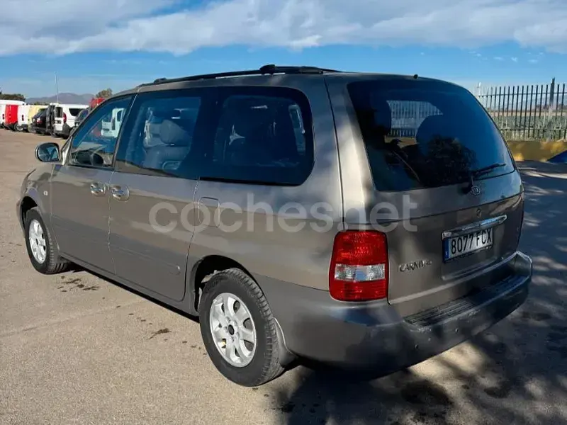 Usado Kia Carnival EX 185 CV (136 kW) 2007 Beige Monovolumen