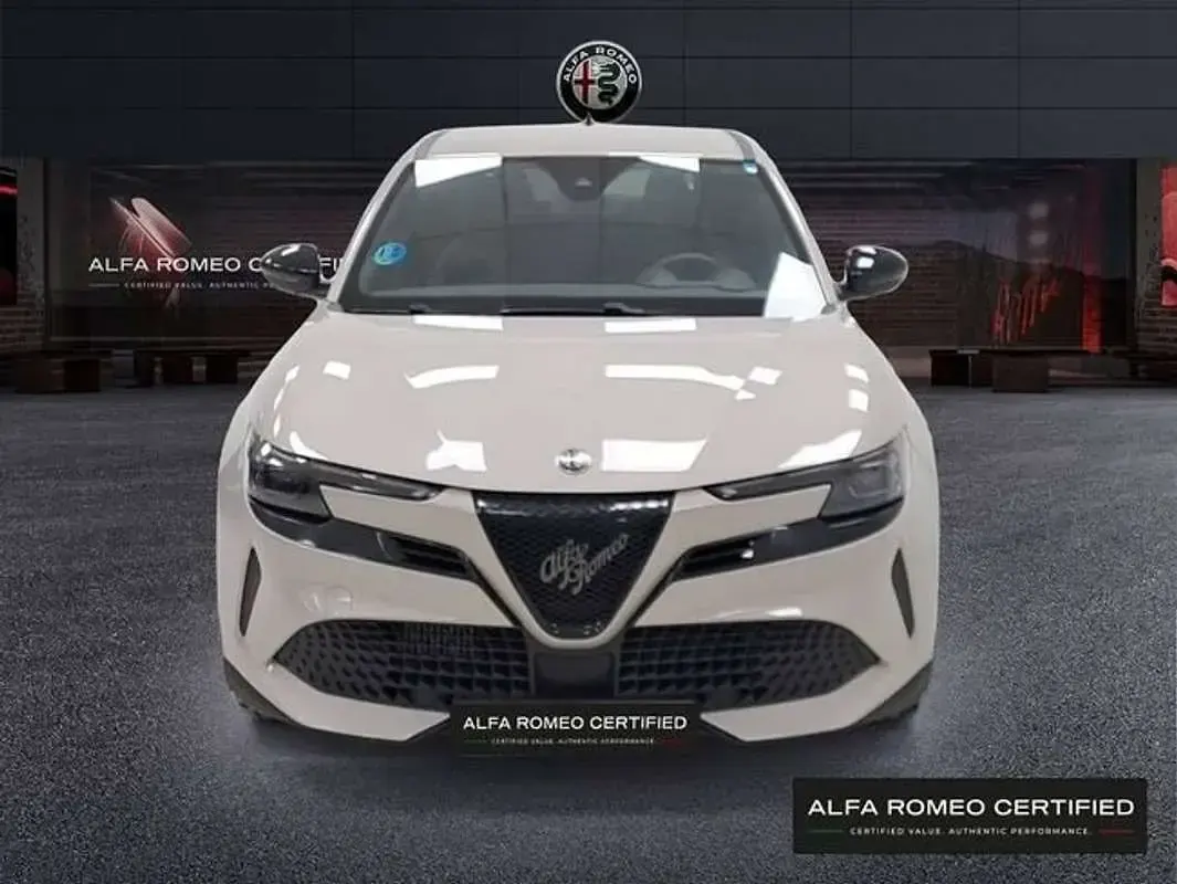 Usado Alfa Romeo GT Junior 136 CV (100 kW) 2025 Gris SUV