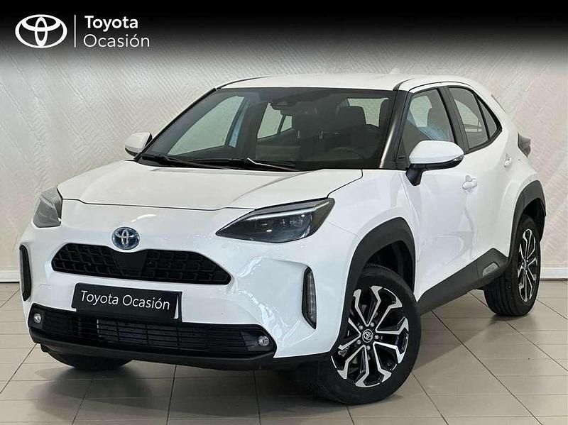 Blanco Usado 2024 Toyota Yaris Cross Active SUV | 26.900 € (Un poco caro) - Imagen 1/4
