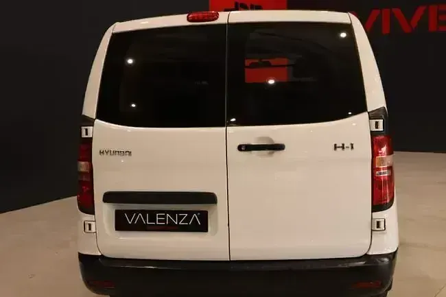 Usado Hyundai H-1 136 CV (100 kW) 2017 Blanco Monovolumen
