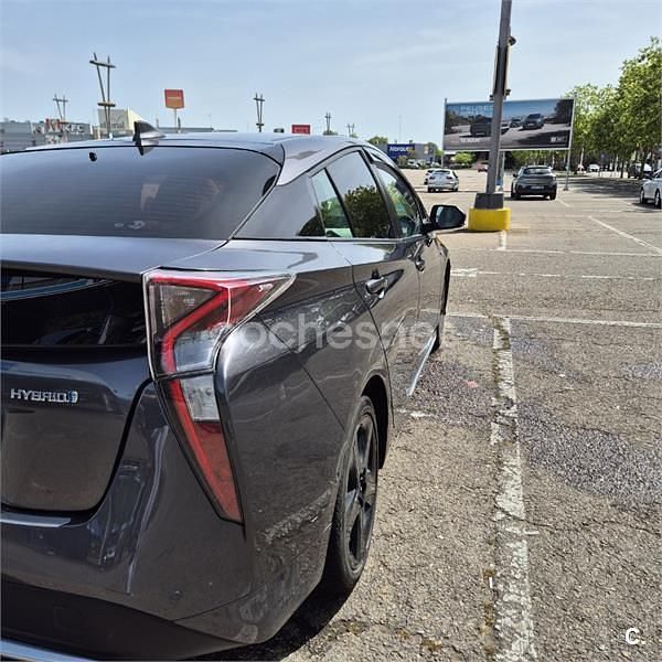 Usado Toyota Prius 122 CV (89 kW) 2018 Gris / plata Utilitario