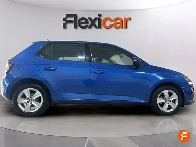 Usado Skoda Fabia Active 75 CV (55 kW) 2019 Azul Utilitario