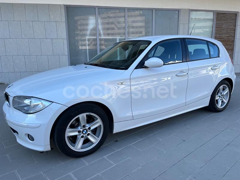 Usado BMW 118 129 CV (94 kW) 2006 Blanco Utilitario