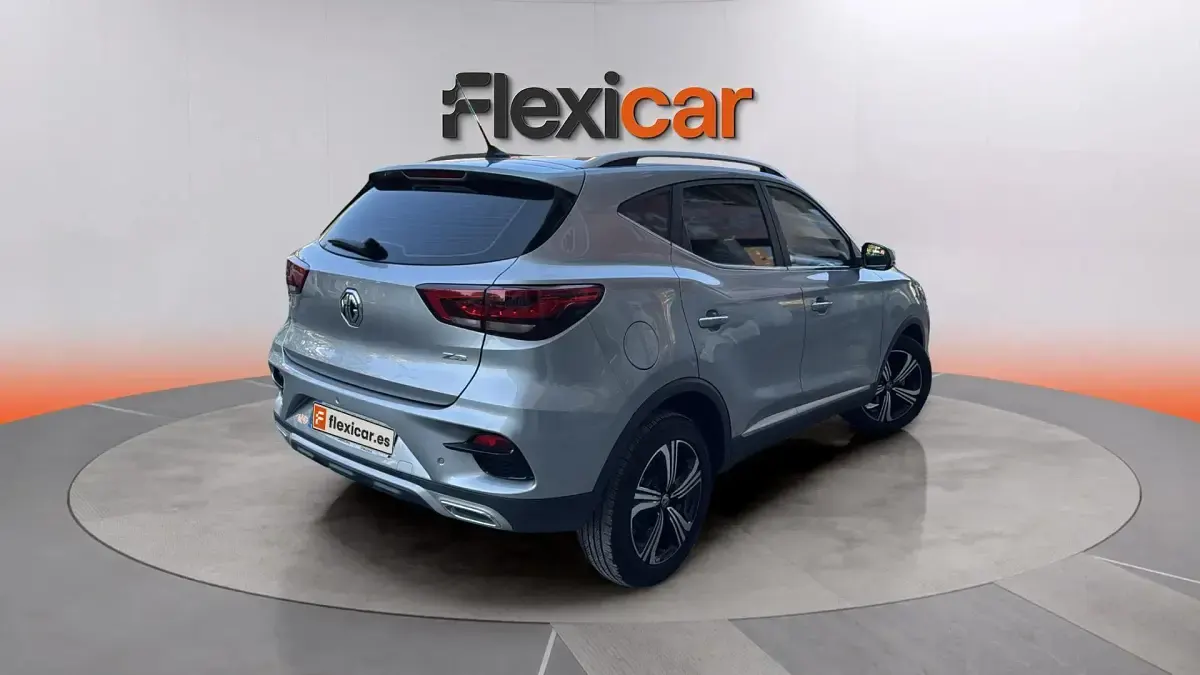 Usado MG ZS Comfort 106 CV (77 kW) 2023 Gris SUV