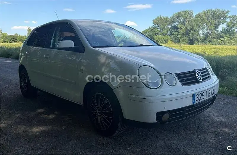 Usado VW Polo Highline 75 CV (55 kW) 2002 Blanco Berlina