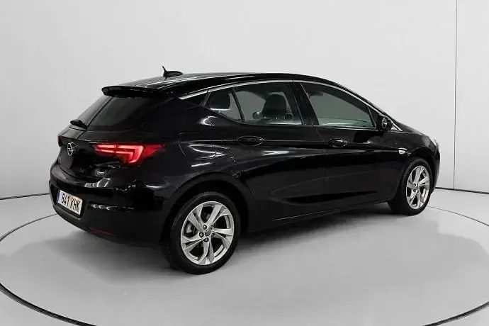 Usado Opel Astra Dynamic 136 CV (100 kW) 2017