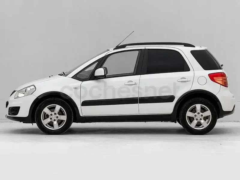 Usado Suzuki SX4 GL 120 CV (88 kW) 2012 Blanco SUV