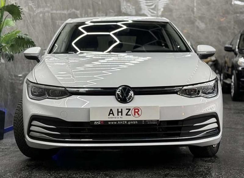 Usado VW Golf VIII 150 CV (110 kW) 2020 Blanco Berlina