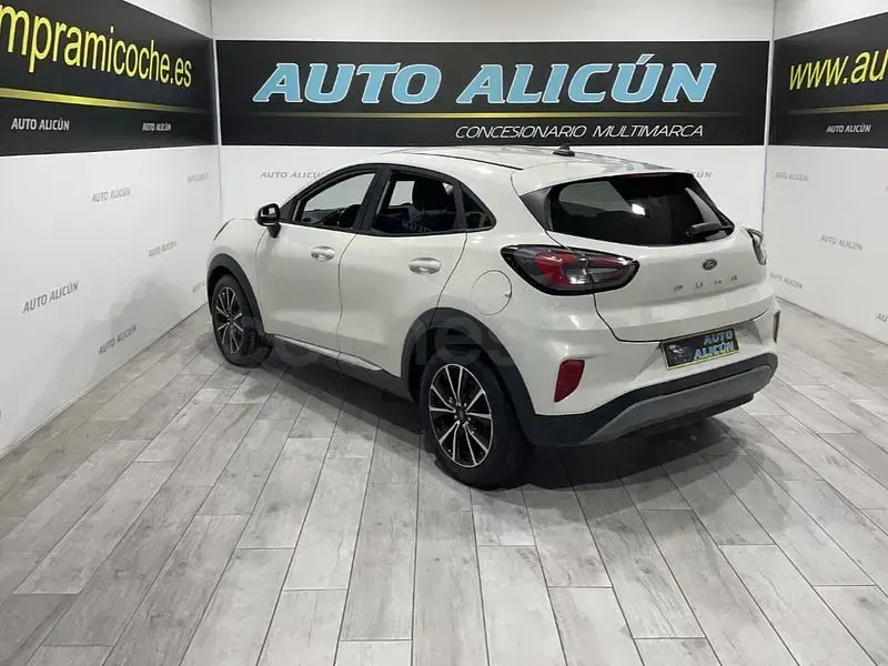 Usado Ford Puma Titanium 120 CV (88 kW) 2021 Blanco SUV